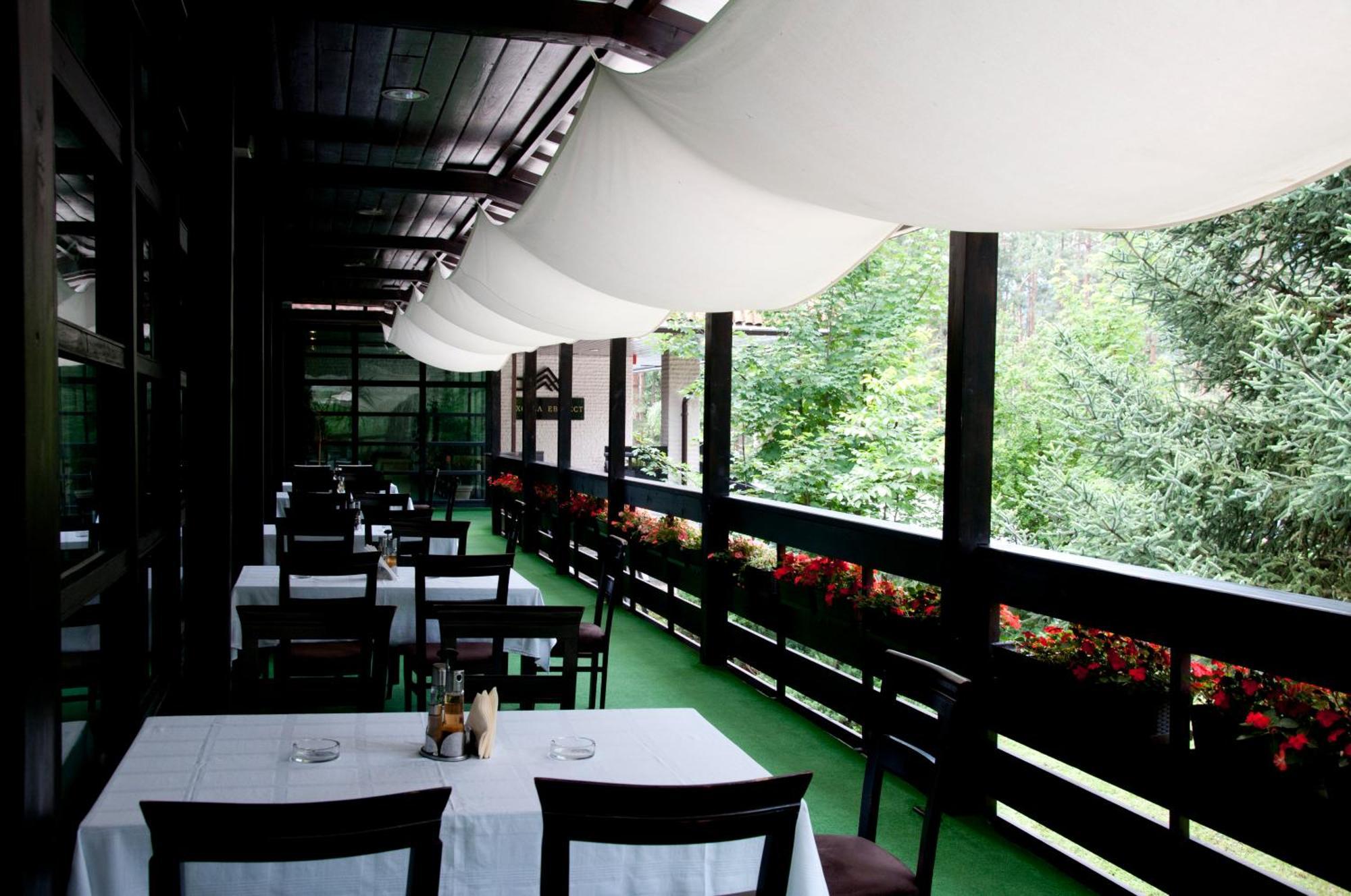 Everest Hotel Etropole ภายนอก รูปภาพ