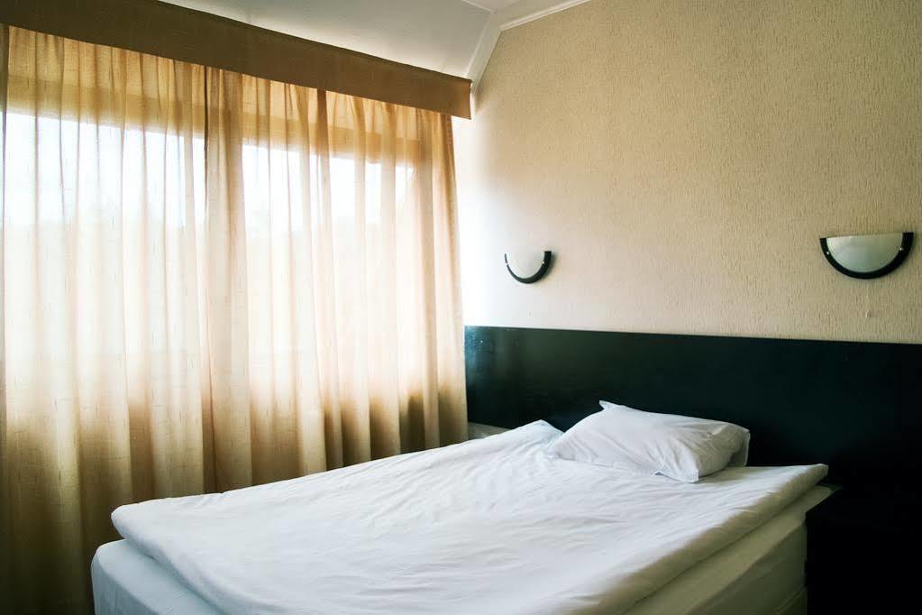 Everest Hotel Etropole ภายนอก รูปภาพ