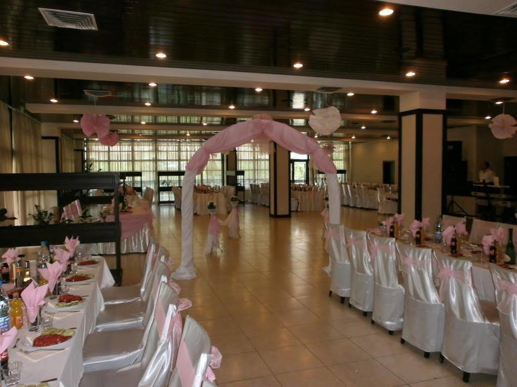 Everest Hotel Etropole ภายนอก รูปภาพ